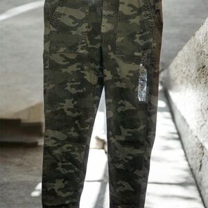 American Eagle Outfitters Olive Jeans